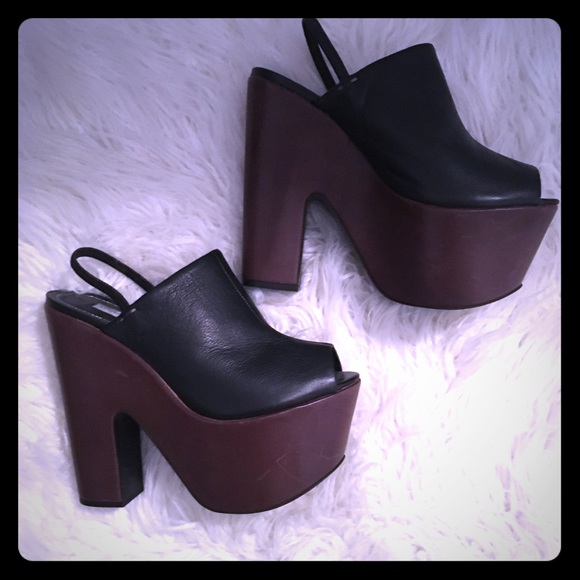 Report Shoes - 🆕 REPORT Leather peep toe platform wedge 🆕